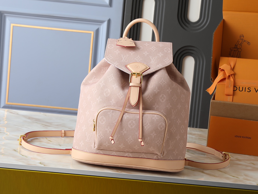 Louis Vuitton LV Classic Handbag Premium Canvas Model M14700 Monogram Pattern Travel Ready Fashion Accessory